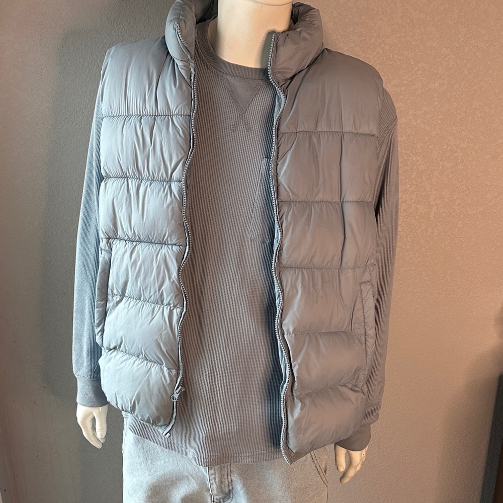 Forever 21 Men's Light Gray Puffer Vest